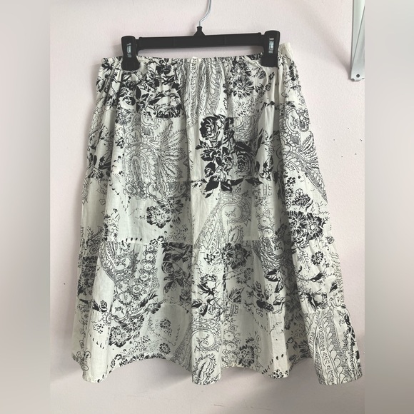 Women’s Tiered Skirt, Medium, Black/White, Floral - Picture 1 of 3